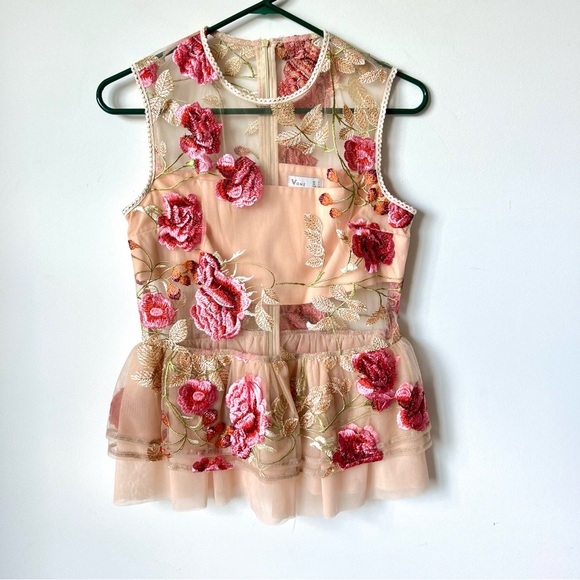 VONE Embroidered Floral Sleeveless Sheer Lelan Peplum Blouse—SZ. 6 - Picture 14 of 16